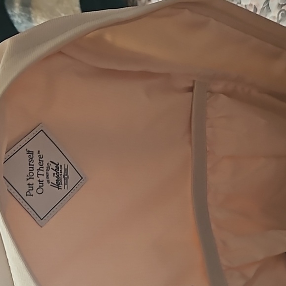 Herschel Supply Co - Picture 8 of 12